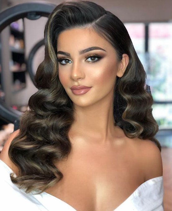 12 Peinados de novia de cabello rizado que te fascinaran