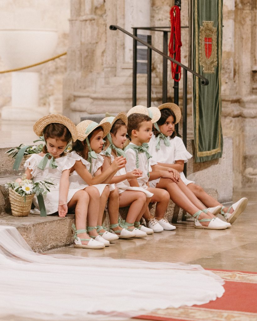 Cómo vestir a los niños de ceremonia según su edad? - Quiero una boda  perfecta - Blog de Bodas